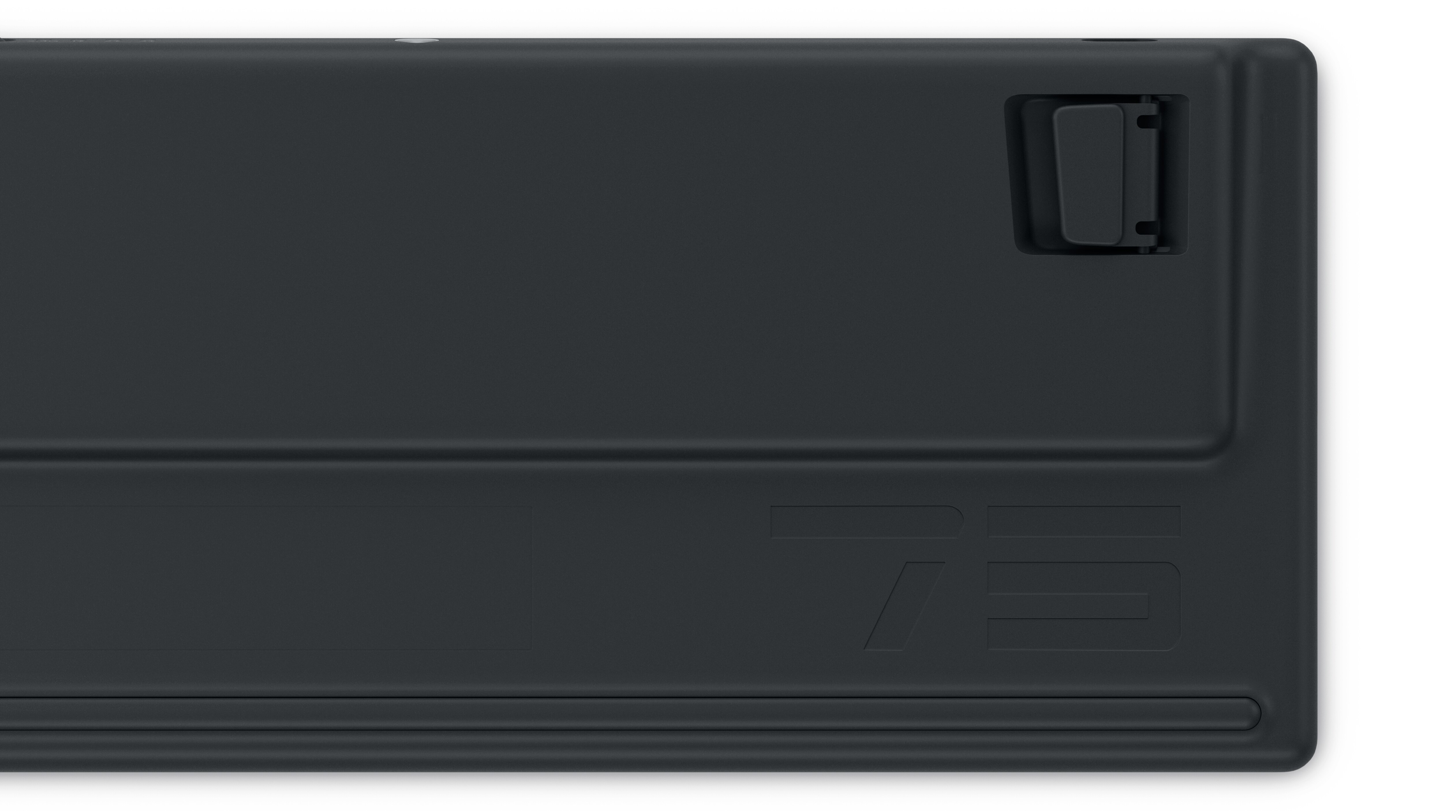Dell Alienware Proワイヤレス ゲーミング キーボード。製品の背面が示されている。
