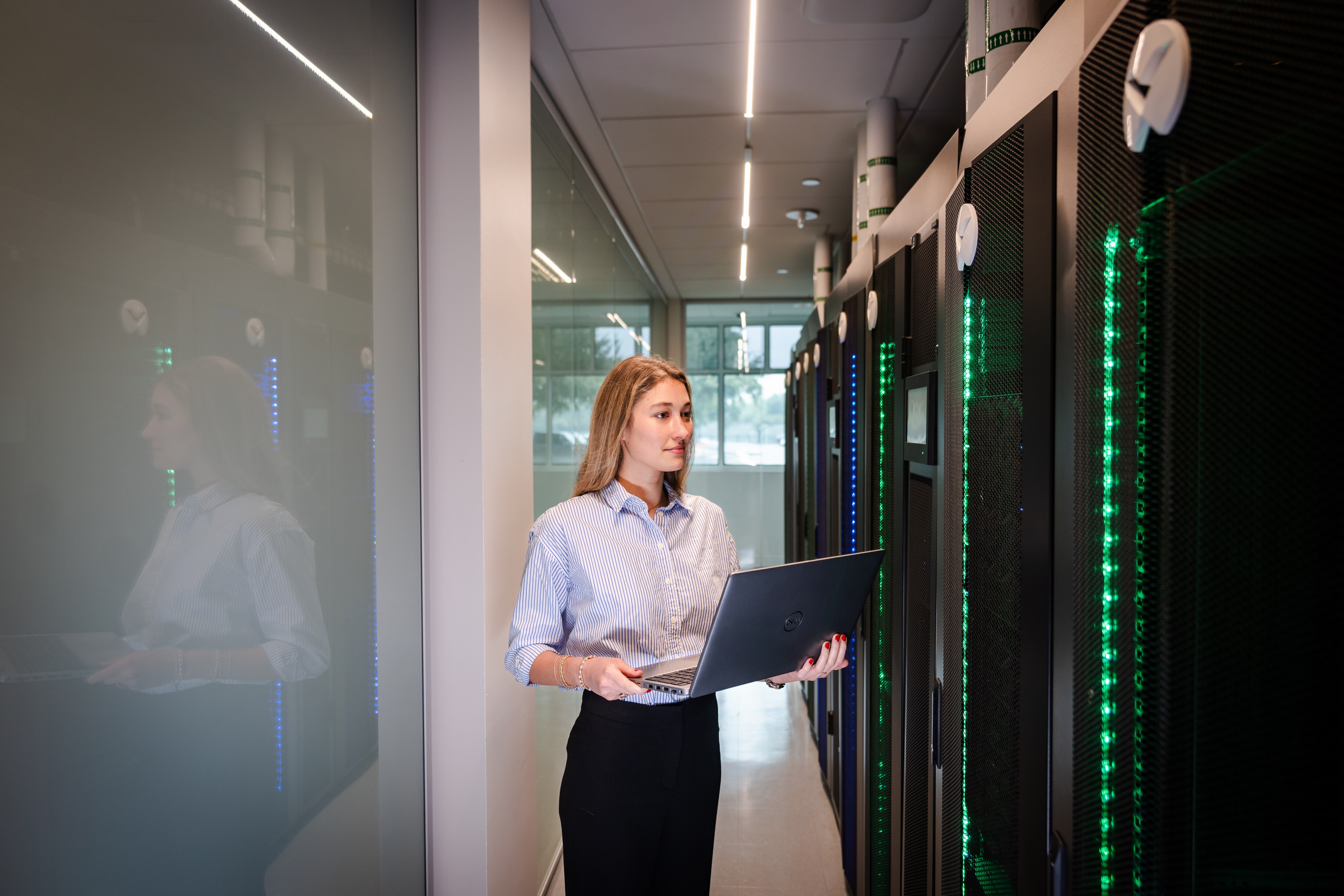 IT Professionals Working with PowerMax in a Data Center