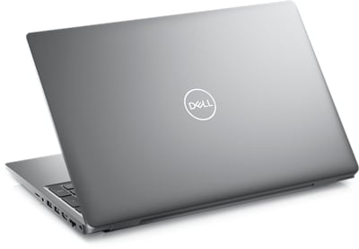 Εικόνα φορητού σταθμού εργασίας Dell Precision 15 3570 με το λογότυπο της Dell πίσω από το προϊόν να φαίνεται.