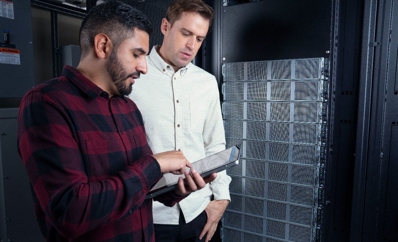 IT Professionals Working with PowerEdge in a Data Center