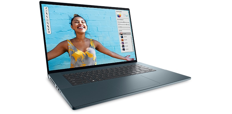 Ilustracja przedstawiająca notebook Dell Inspiron 16 7620 z uśmiechniętą kobietą przed fioletową ścianą na ekranie.