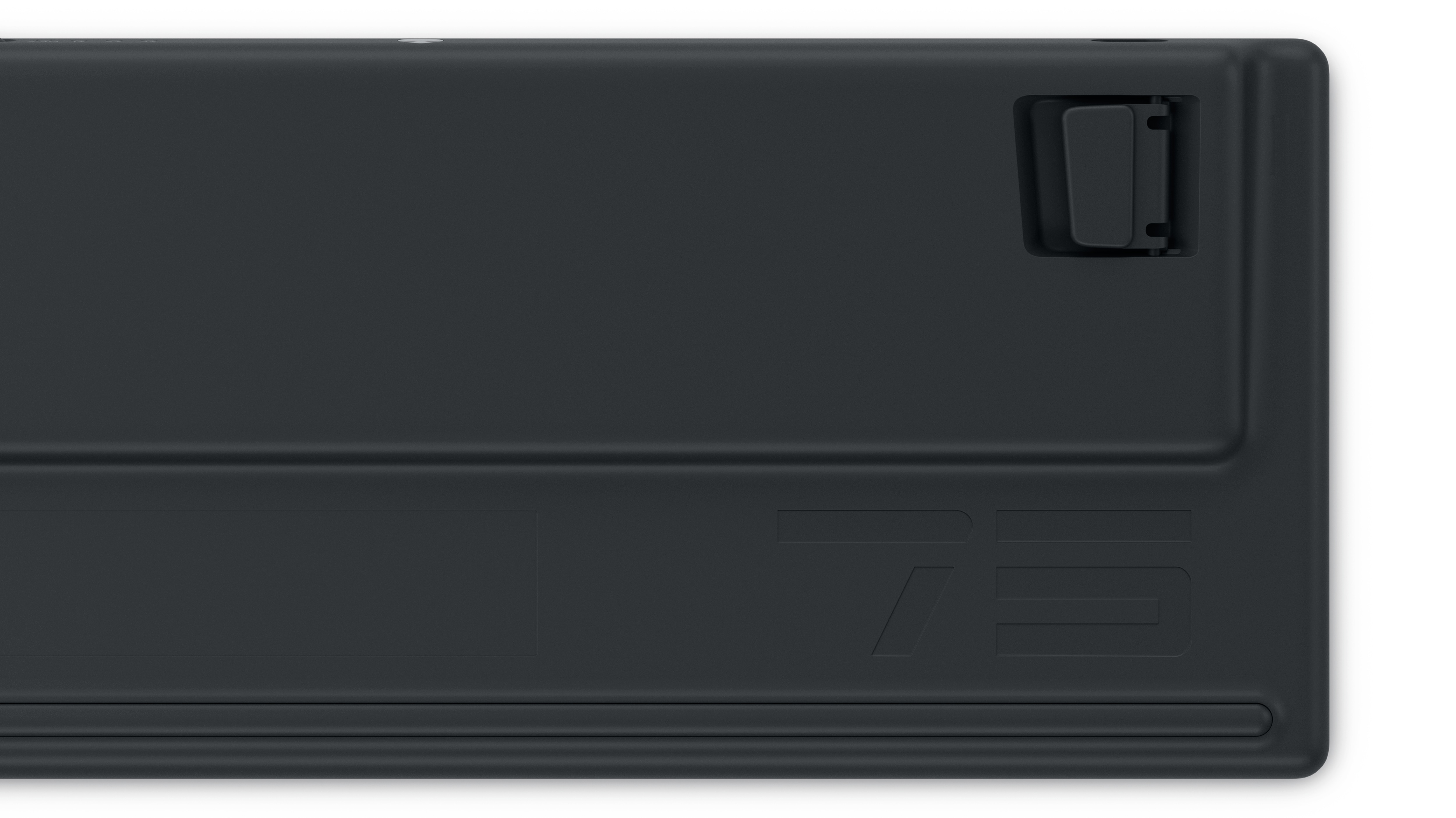Dell Alienware Pro Wireless-Gamingtastatur mit der Rückseite des Produkts.
