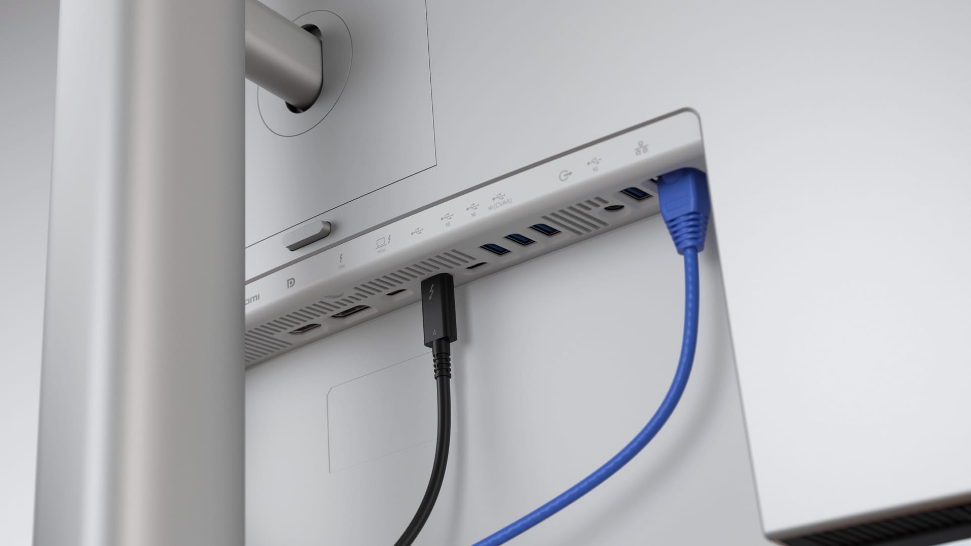 戴尔 U4025QW UltraSharp 显示器产品背面的线缆。
