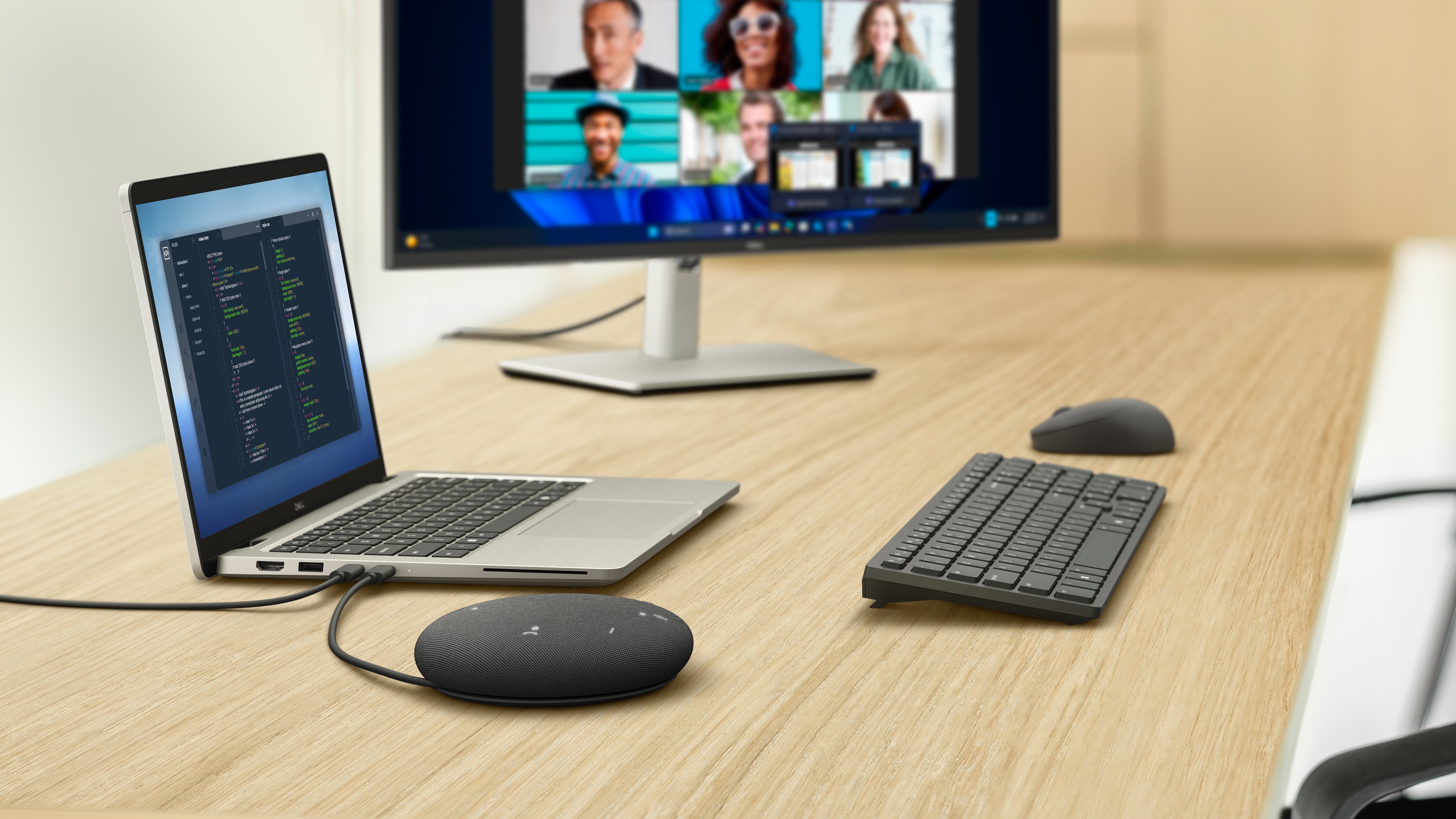 Dell product ecosystem on a desk.