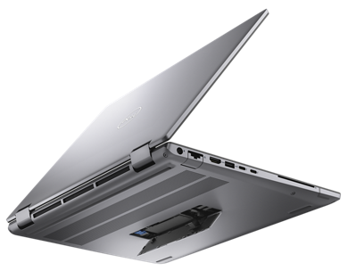 Picture of a Dell Precision 16 7670 Mobile Workstation showing the ports available under the product. 