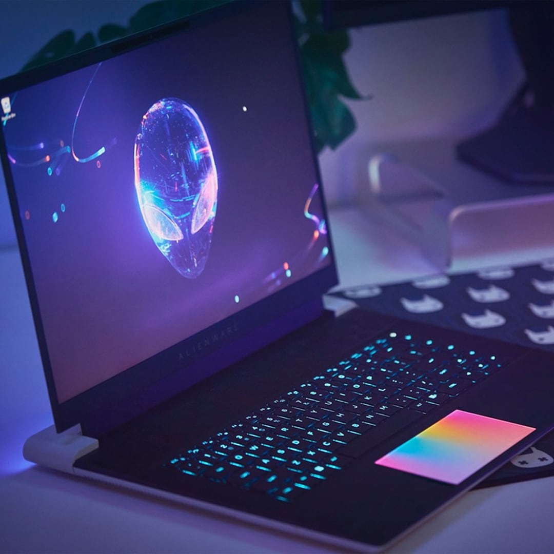 ALIENWARE x16 R2