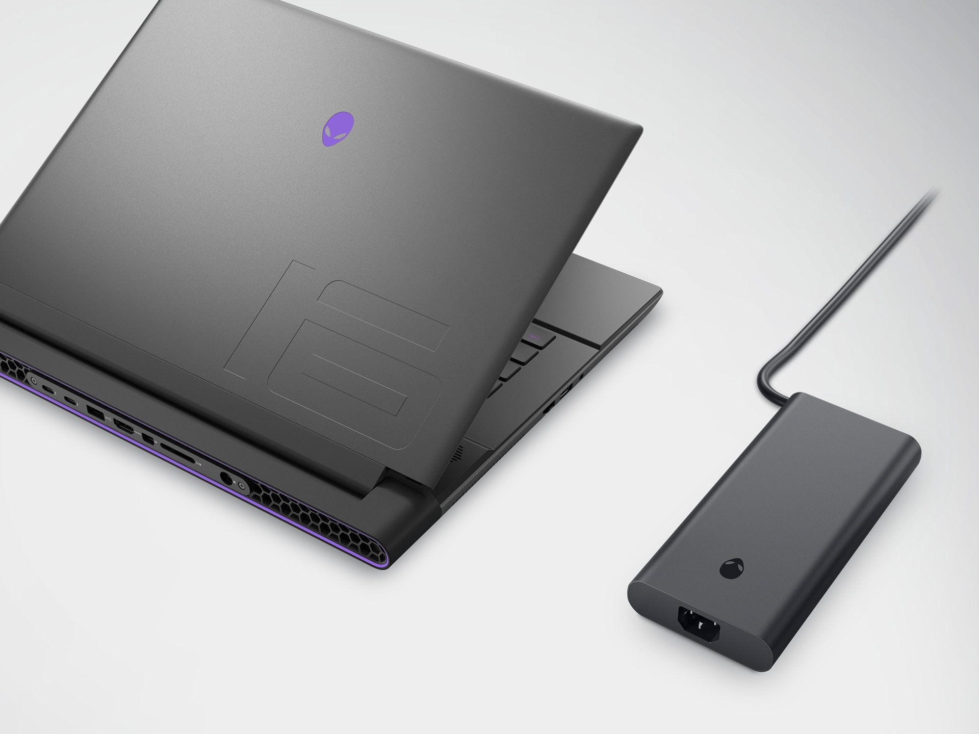 Alienware AW15R3-0012SLV Laptop (6th Generation i5, 8GB RAM, 1TB HDD)  NVIDIA GeForce GTX1060