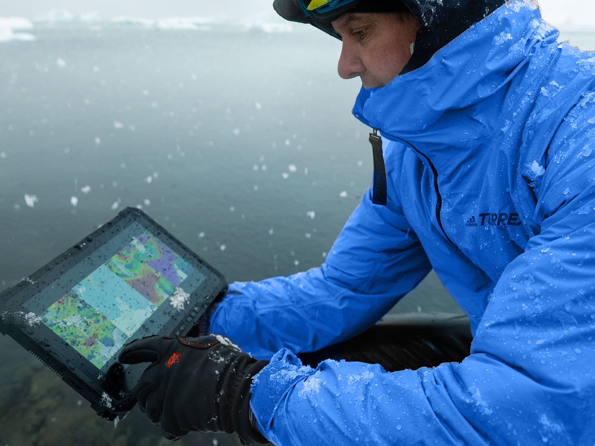 Work everywhere with Latitude Rugged