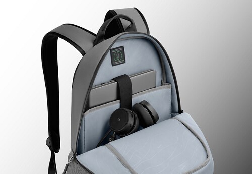 Imagen de una mochila Dell EcoLoop Urban CP4523G abierta con una laptop y un auricular dentro.