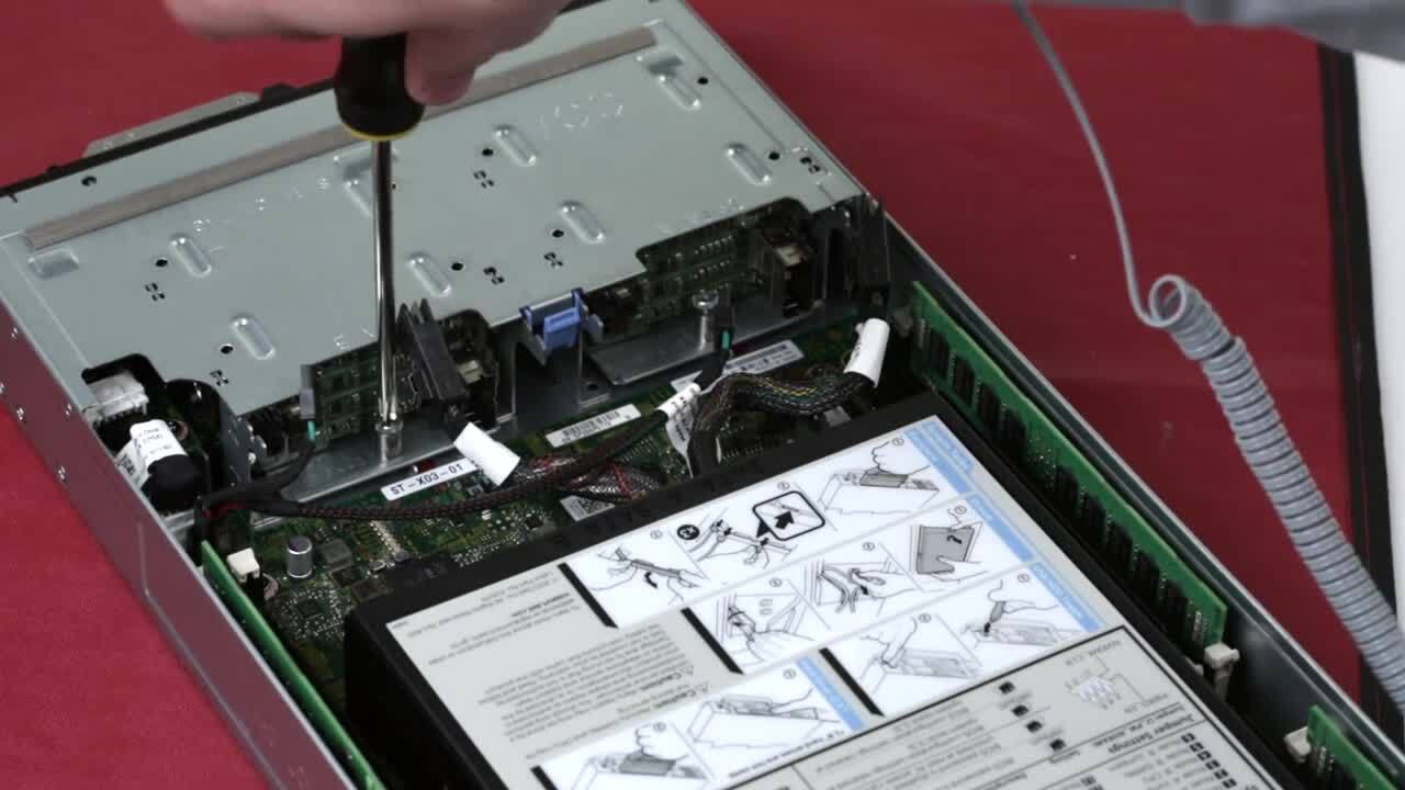 Cómo reemplazar la canastilla de la SSD para PowerEdge FM120