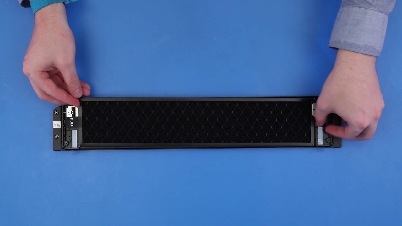 Retrait et installation du panneau et du filtre anti-poussière sur un serveur PowerEdge XR12