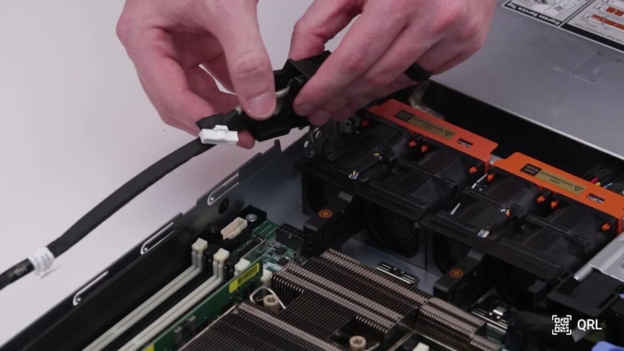 Come sostituire la guarnizione destra del cavo per PowerEdge R660