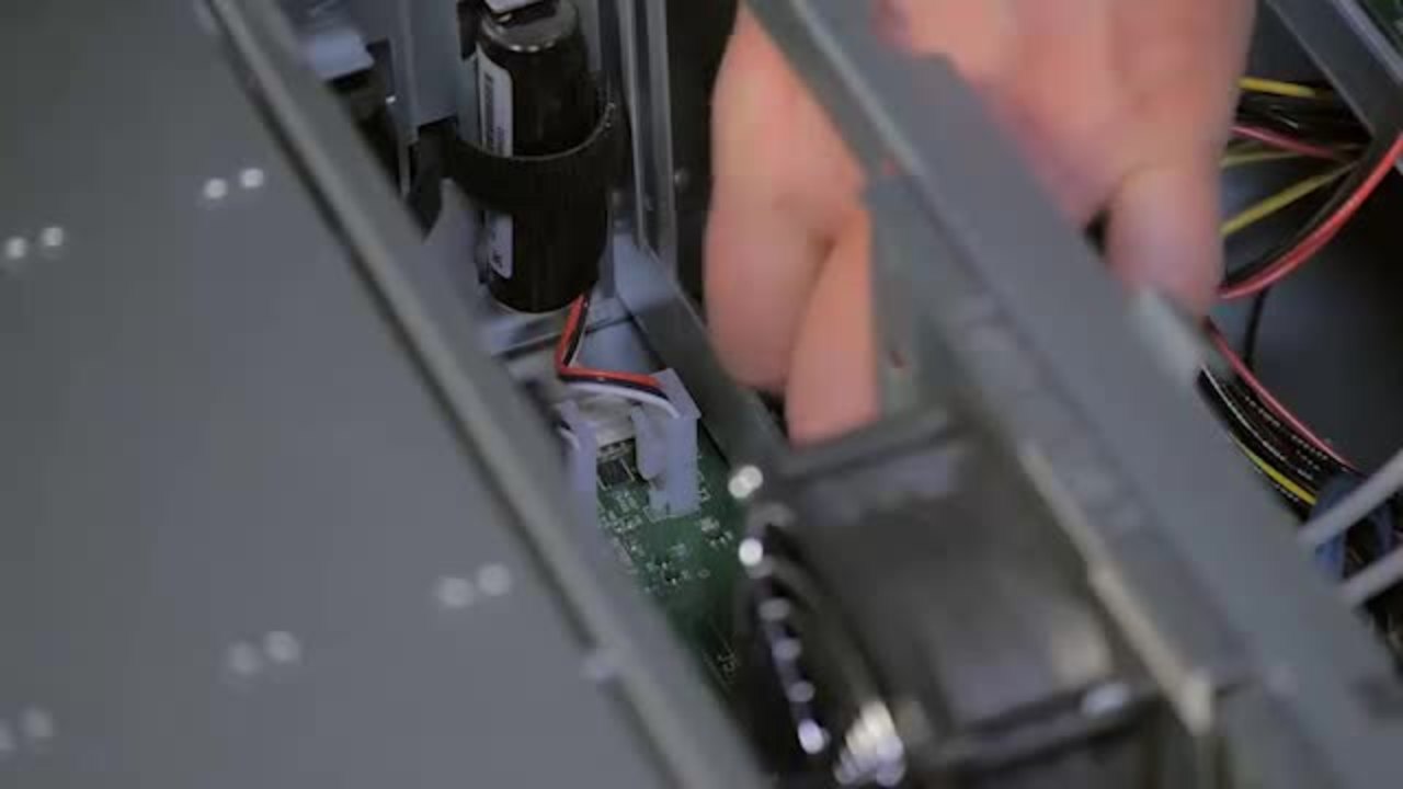 Vidéo FRU : Remplacer un commutateur d’intrusion dans les nœuds X210 et NL410