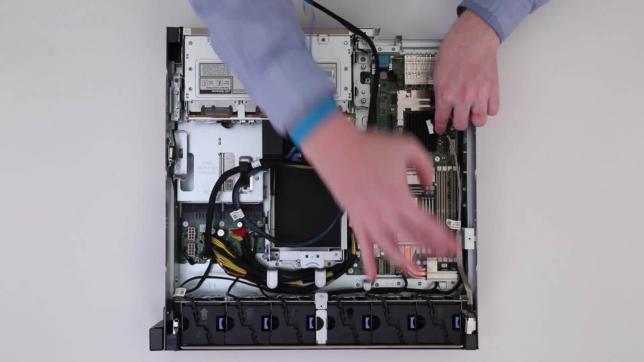 Comment remplacer le panneau de configuration droit sur PowerEdge XR12