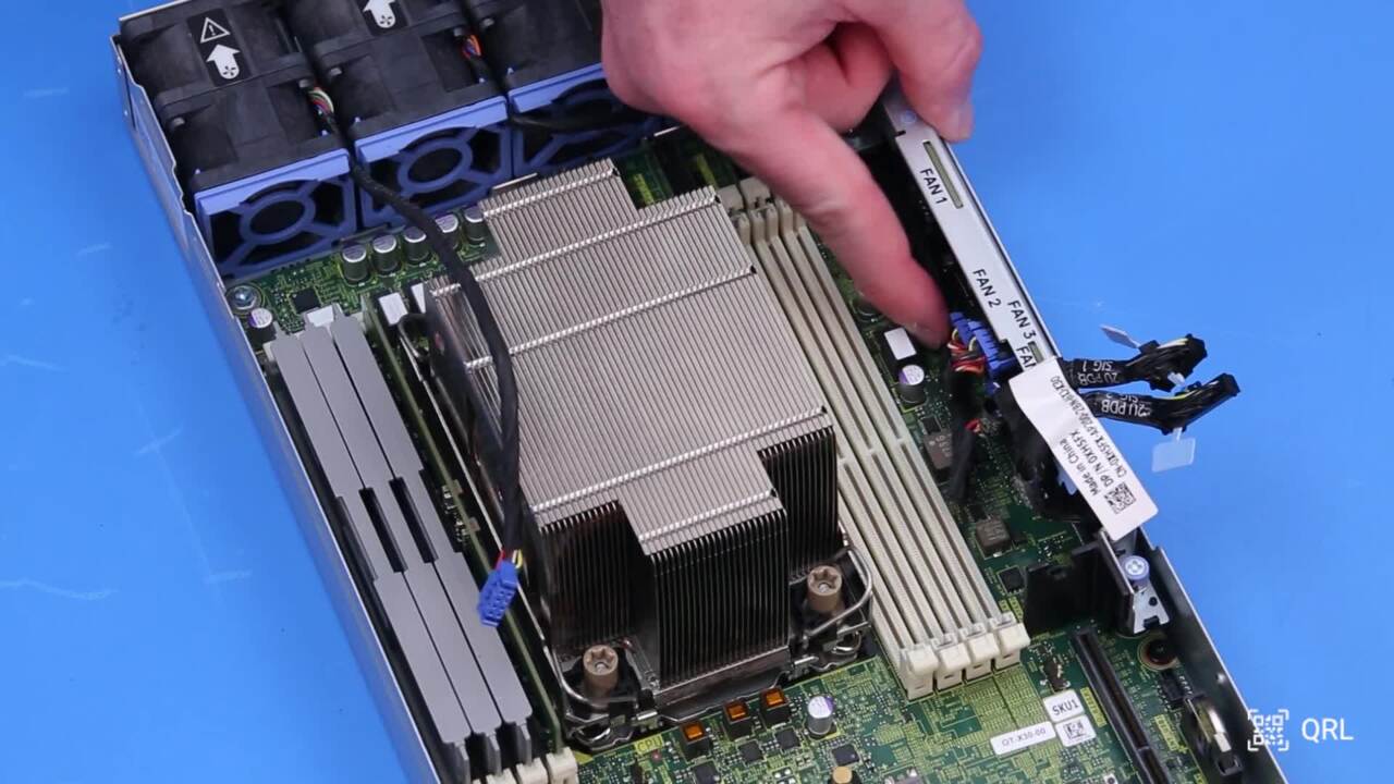 Come sostituire la PDB inferiore per PowerEdge XR8620t