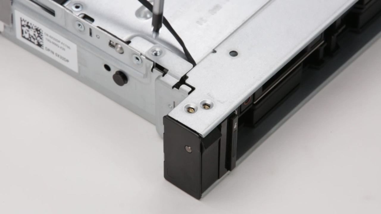 Entfernen und Installieren des linken Bedienfelds beim PowerEdge R350