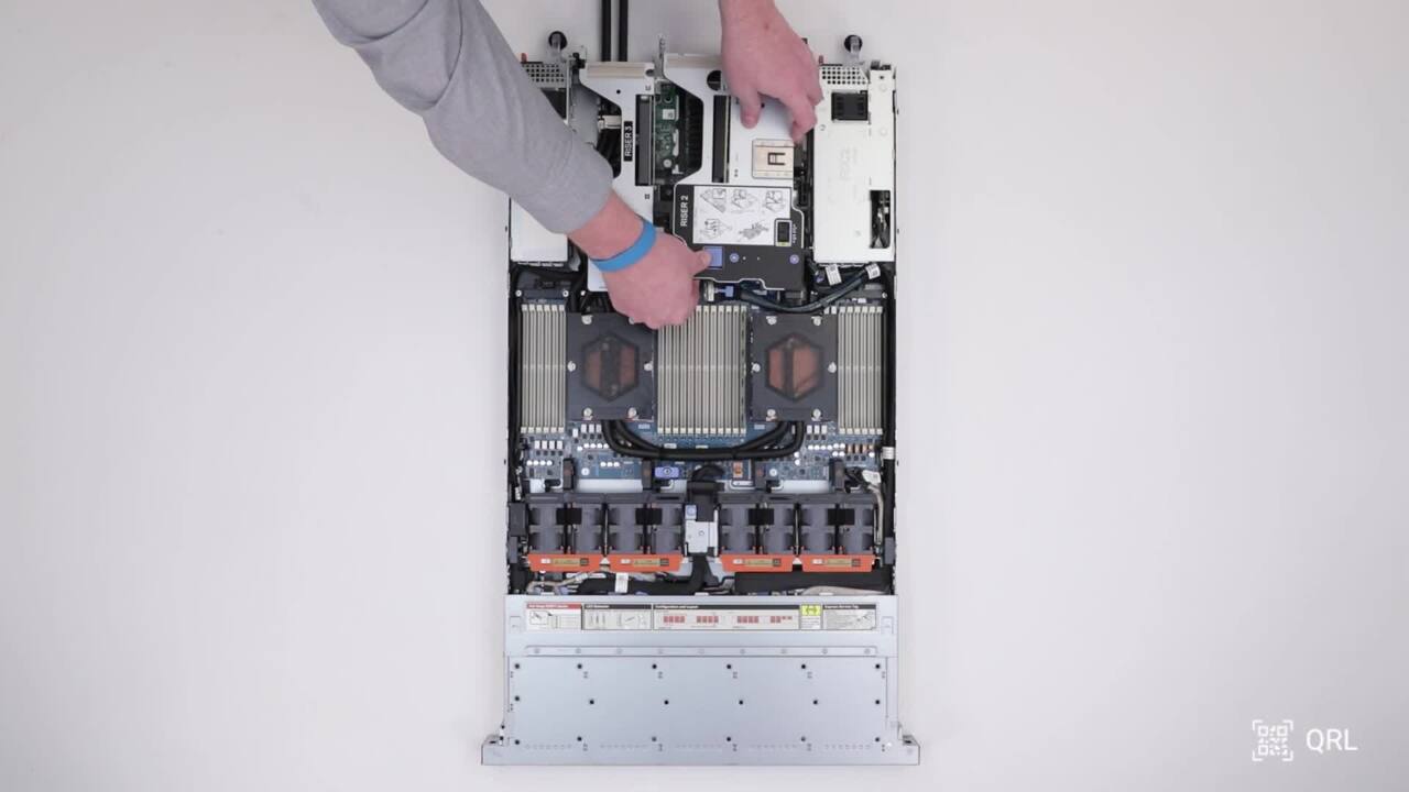 Sposób wymiany risera 2P w serwerze PowerEdge R6625