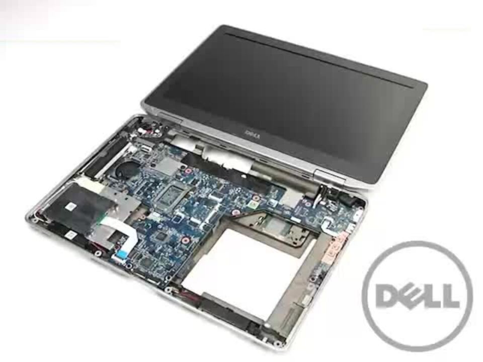 Latitude E6320: Ausbau der Scharnierabdeckungen