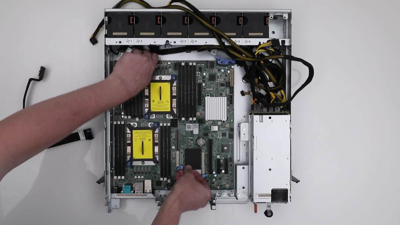 Installation de la carte système sur PowerEdge XE2420