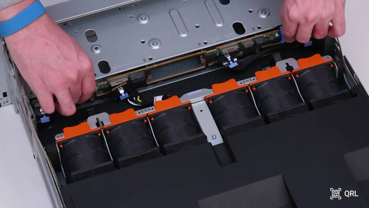 Remplacement du fond de panier de disque dur pour le système PowerEdge XE8640