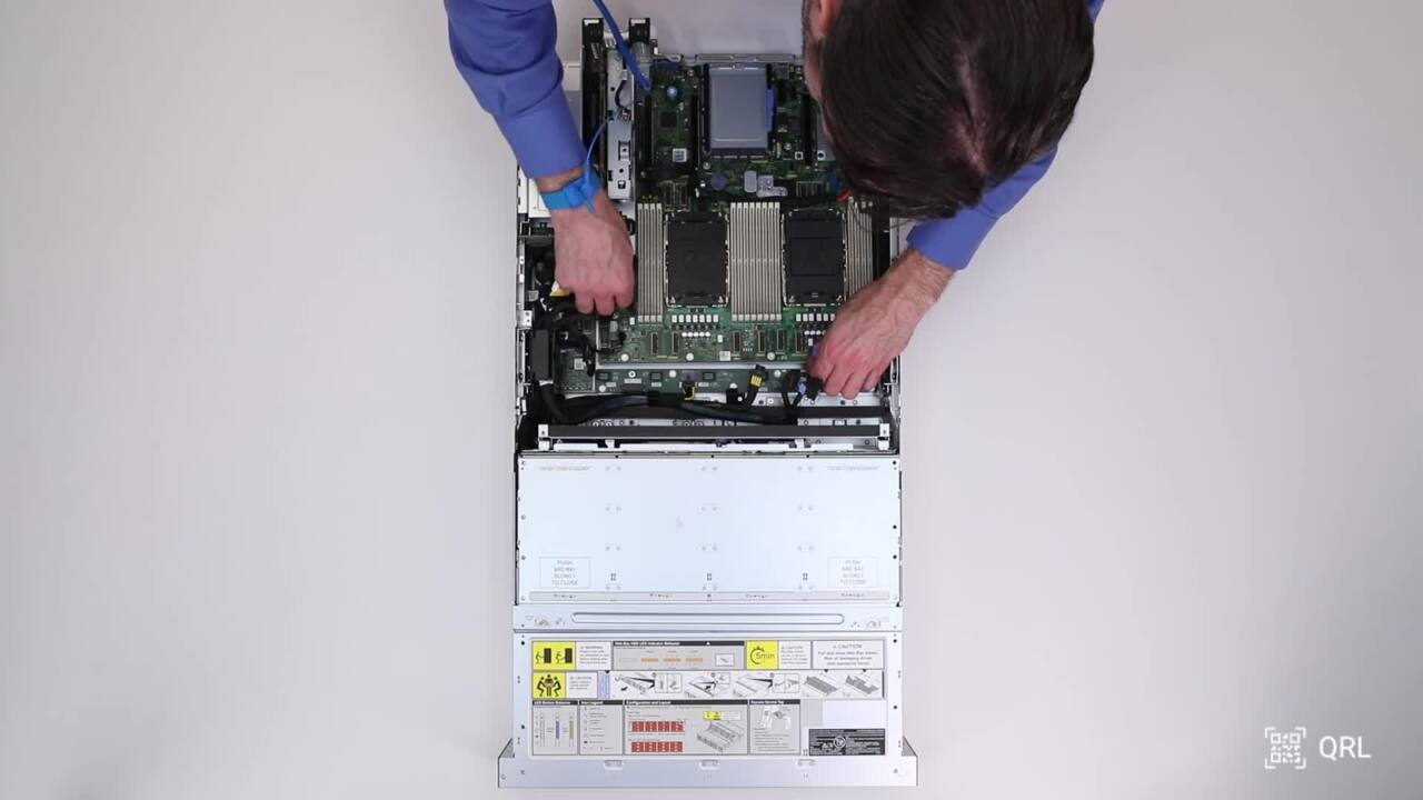 Cómo reemplazar la tarjeta madre del sistema para PowerEdge R760xd2