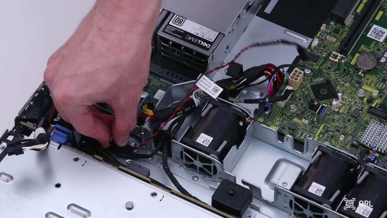 Comment remplacer le commutateur d’intrusion pour PowerEdge R360