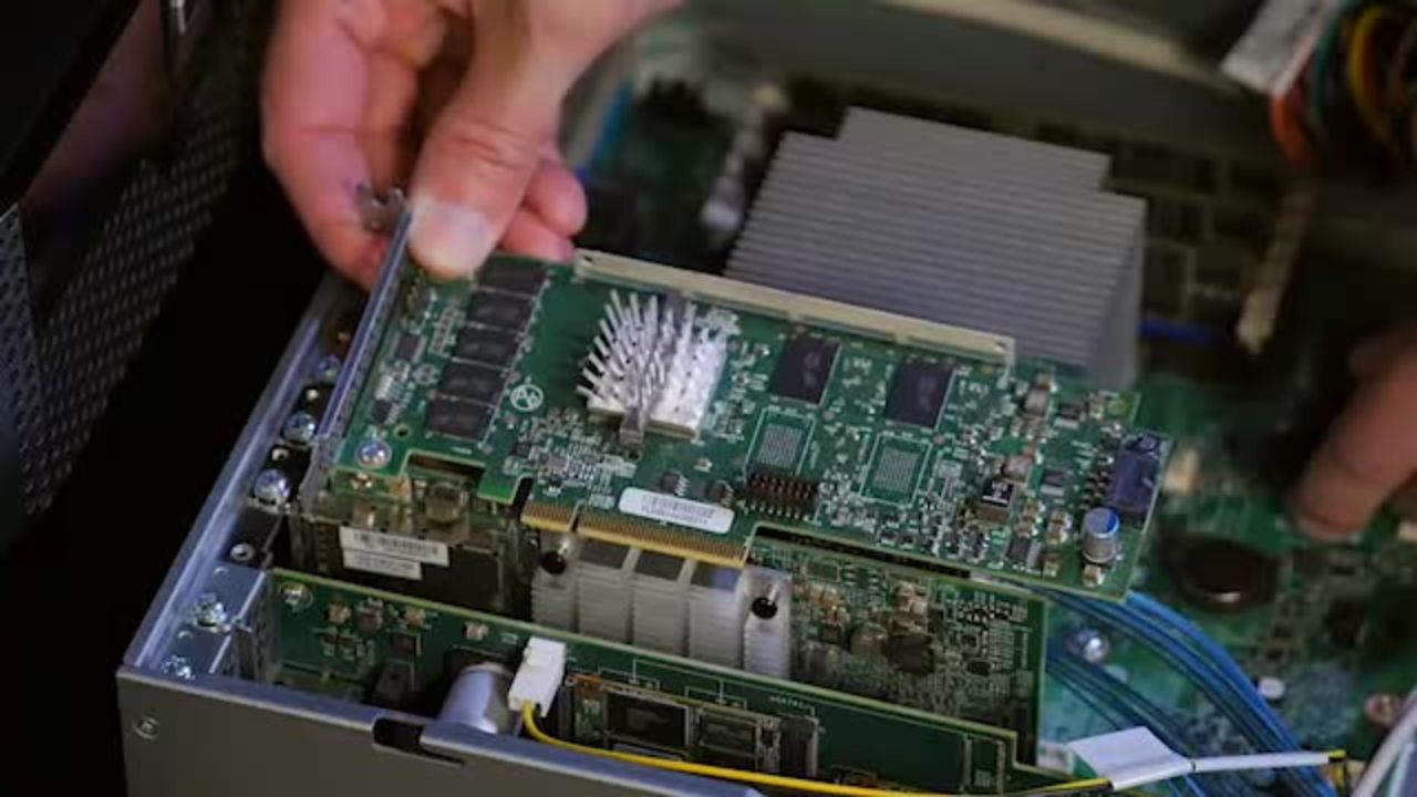 Vidéo FRU : Remplacer une carte PCIe dans les nœuds X210 et NL410
