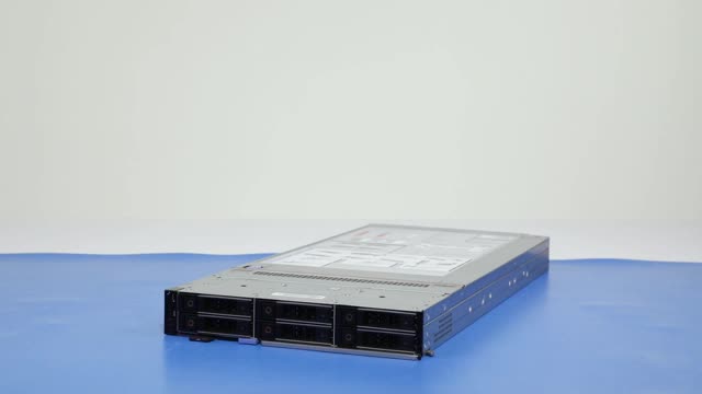 PowerEdge MX740c: Remove and Install NVMe Subsystem