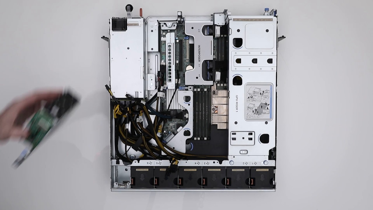 Cómo quitar e instalar el ensamblaje de disco duro en PowerEdge XE2420