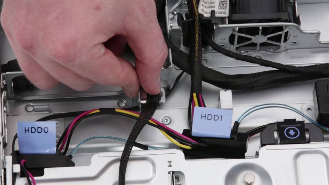 How to Remove/Install Luggage Tag on PowerEdge R350 | Dell US