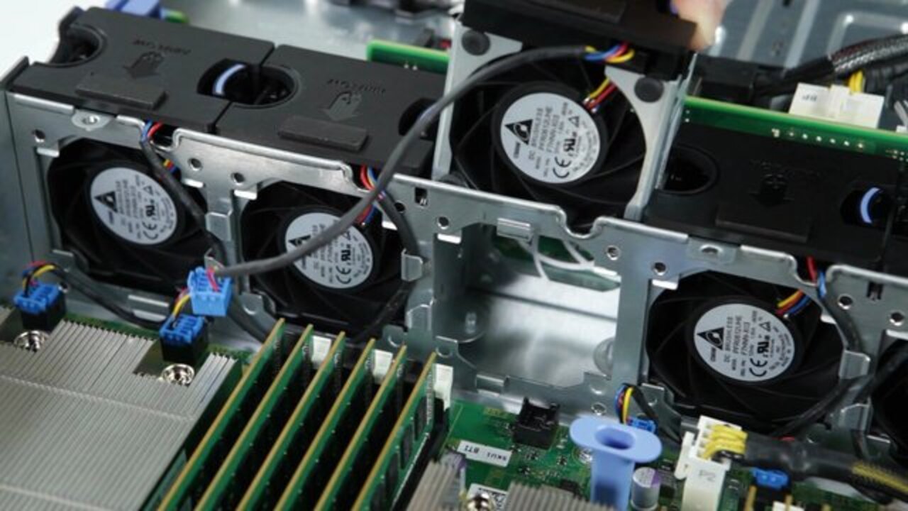 How to Replace the Fan on PowerEdge R520